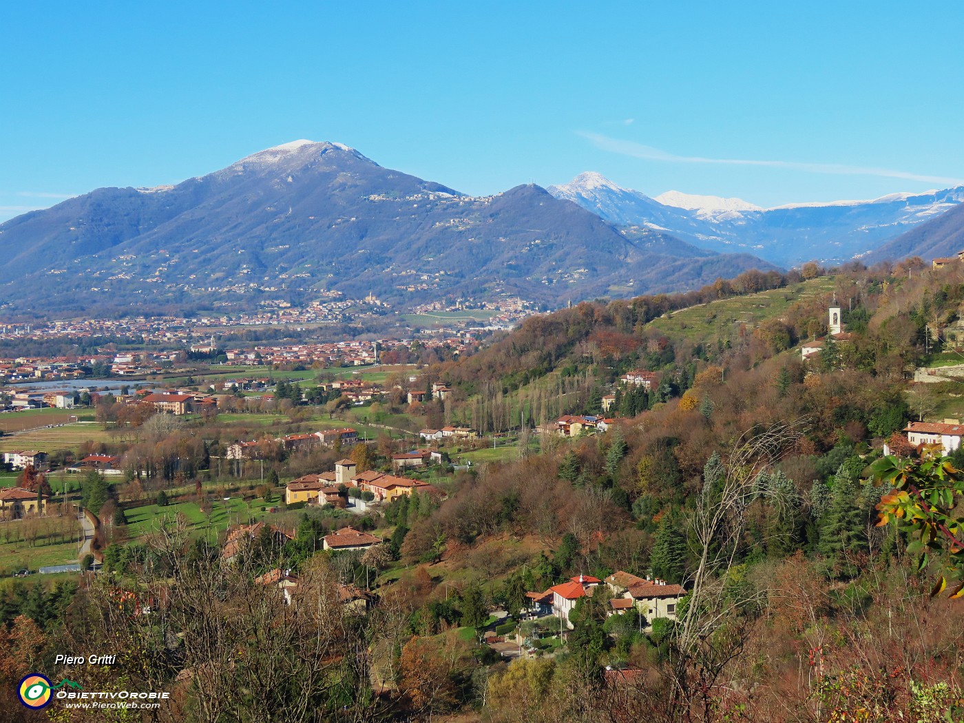 22 Da San Sebastiano bella vista su Fontana e verso il Linzone.JPG